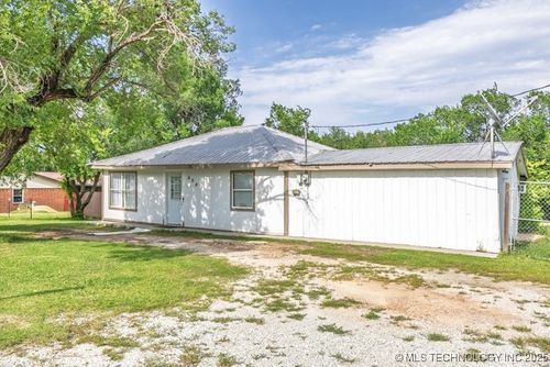 604 N West St, Konawa, OK, 74849-1431 | Card Image