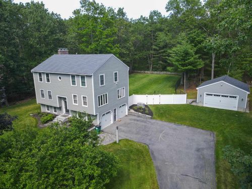 12 Fields Farm Rd, Merrimack, NH, 03054-6802 | Card Image