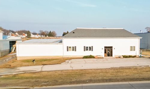 2221 4th St Sw, Waverly, IA, 50677-4337 | Card Image