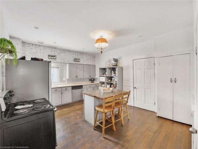 1225 Queenston Rd, House other with 5 bedrooms, 2 bathrooms and 6 parking in Cambridge ON | Image 14