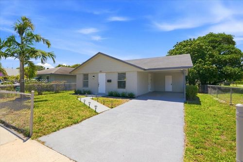 921 Nw 5th Ave, Pompano Beach, FL, 33060-5523 | Card Image