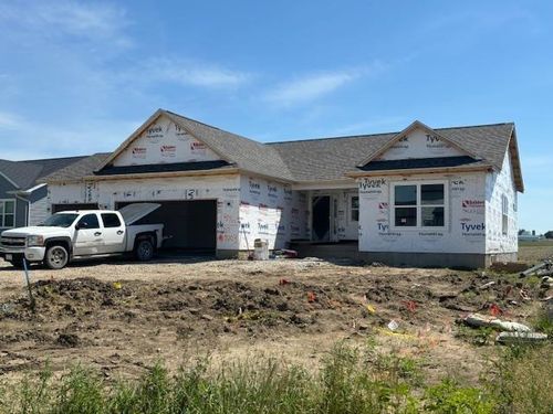 125 Sunbird Ct, Waterloo, IA, 50701-1205 | Card Image