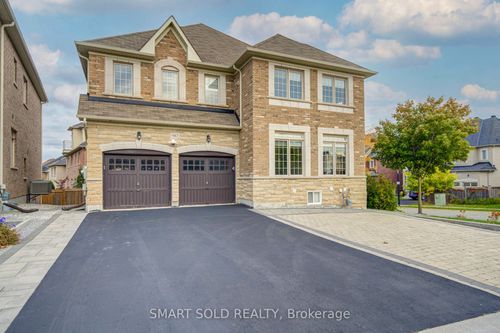 982 Wilbur Pipher Cir, Newmarket, ON, L3X0B8 | Card Image
