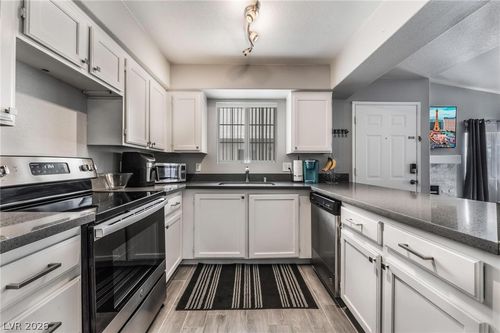 2027-2725 S Nellis Blvd, Las Vegas, NV, 89121-2089 | Card Image