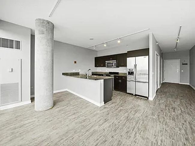 UNIT-2401 - 860 W Blackhawk St, Condo with 1 bedrooms, 1 bathrooms and 1 parking in Chicago IL | Image 4
