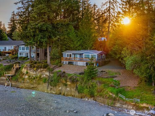 727 E Stretch Island Rd S, Grapeview, WA, 98546-9656 | Card Image