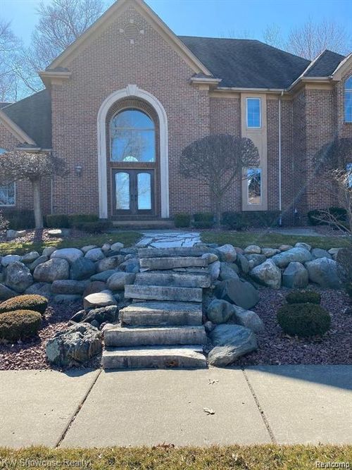 62727 Tournament Dr, Washington Twp, MI, 48094-1563 | Card Image