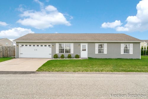 11688 E Bear Meadows Dr Se, Alto, MI, 49302-9070 | Card Image