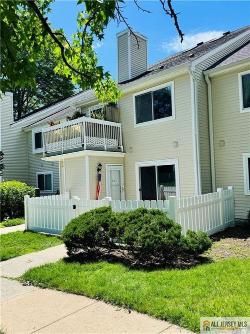 35 Foxtail Ln, Monmouth Junction, NJ, 08852-2007 | Card Image