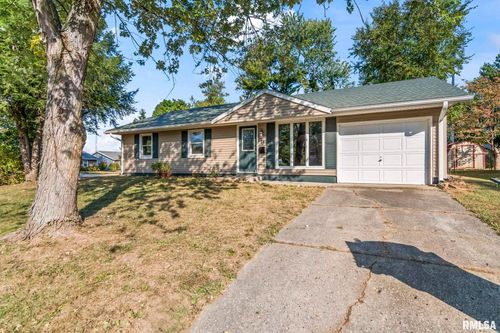 74 Nottingham Dr, Chatham, IL, 62629-1234 | Card Image