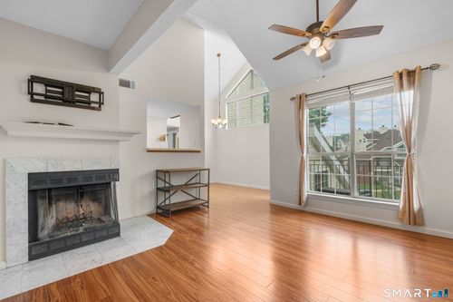 222-222 Carriage Crossing Ln, Middletown, CT, 06457-5862 | Card Image