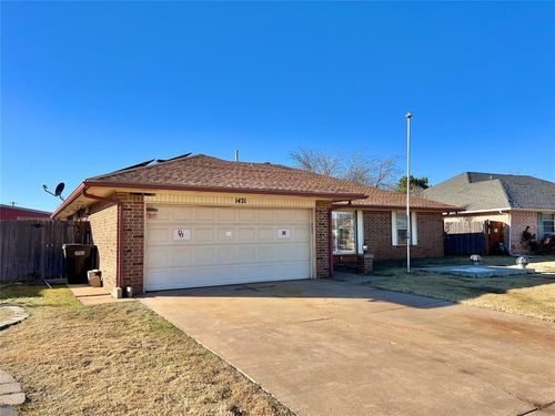 1421 Smoking Tree Street, Moore, OK, 73160 | Card Image