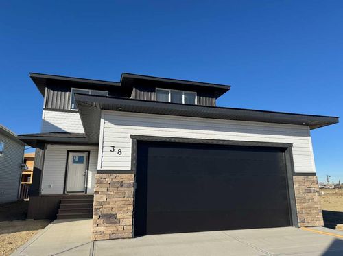 38 Tagish Ave, Red Deer, AB, T4P0Y7 | Card Image