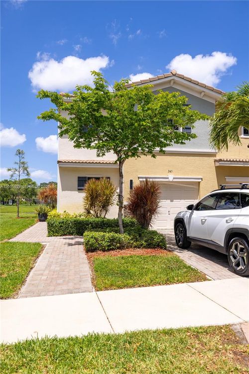 345 Ne 194th Ln, Miami, FL, 33179-3992 | Card Image