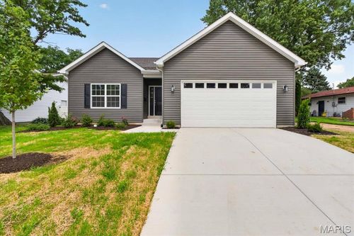 7925 Campion Ln, Hazelwood, MO, 63042-3501 | Card Image