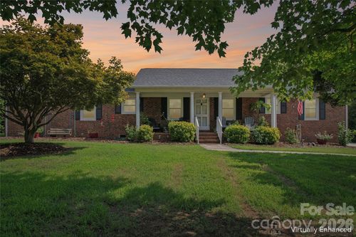 2004 Battle St, Salisbury, NC, 28146-6353 | Card Image
