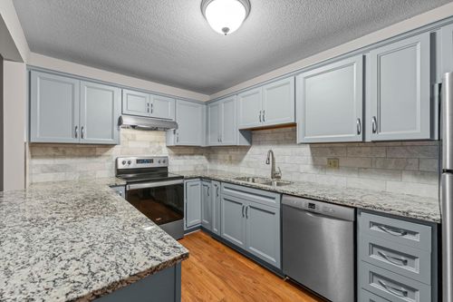 apt-101-1666 Coffman St, Falcon Heights, MN, 55108-1326 | Card Image