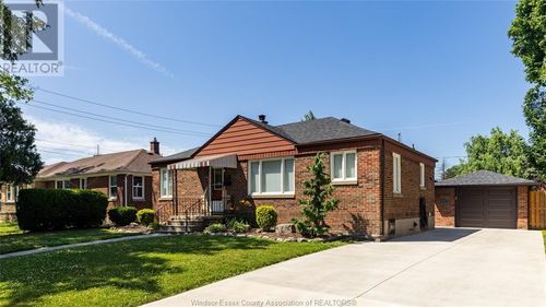 2771 Dominion Blvd, Windsor, ON, N9E2M7 | Card Image