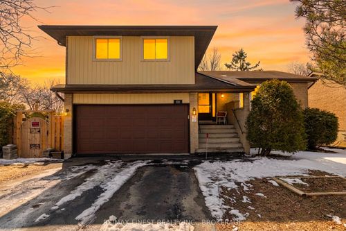 888 Sandringham Pl, Kingston, ON, K7P1N2 | Card Image