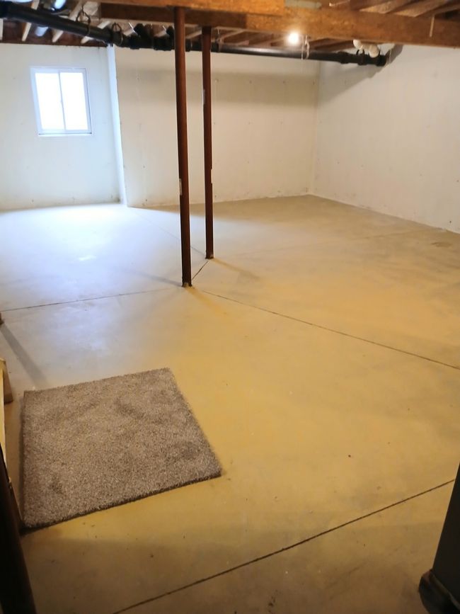 313 Manning Dr, Townhouse with 3 bedrooms, 3 bathrooms and 4 parking in DeKalb IL | Image 13