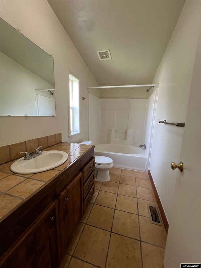 664 Evergreen Dr, House attached with 3 bedrooms, 2 bathrooms and null parking in Mountain View WY | Image 14
