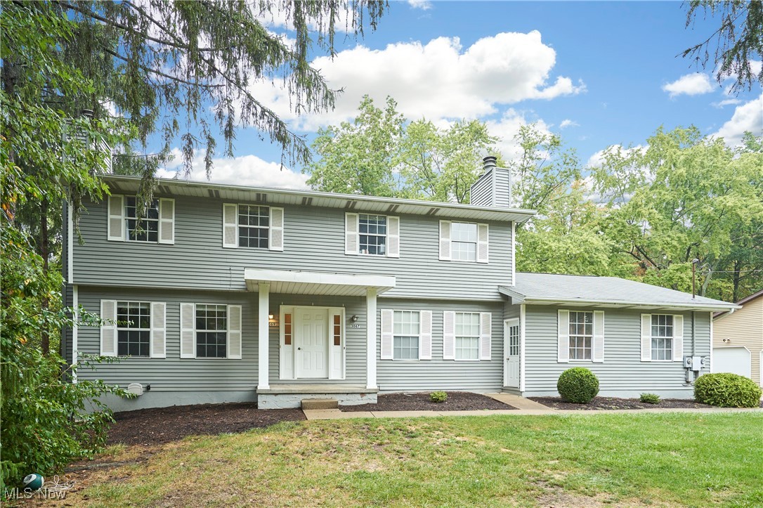 Thornton St, North Canton, OH 44720