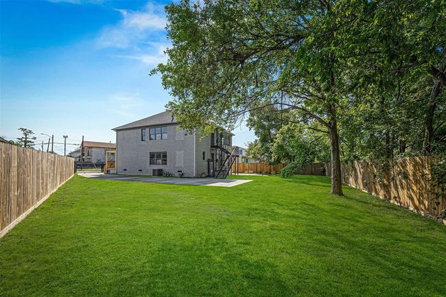 Backyard Right side view | Image 10