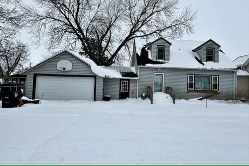 614 Ne 1st St, Eagle Grove, IA, 50533-1807 | Card Image