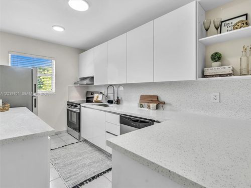 22-22 Sw 55th Avenue Rd, Coral Gables, FL, 33134-1037 | Card Image