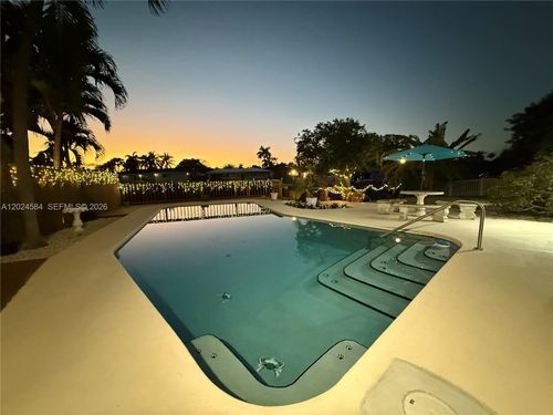 411 Se 6th Ave, Pompano Beach, FL, 33060-8071 | Card Image