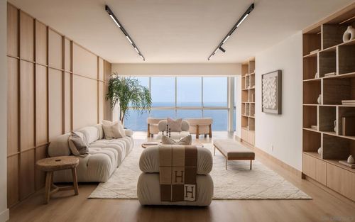 17d-939 Coast, La Jolla, CA, 92037 | Card Image