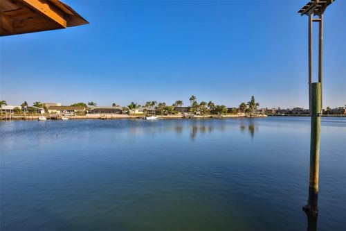6422 Lake Sunrise Dr, APOLLO BEACH, FL, 33572-2305 | Card Image