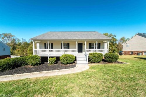 6936 Channel Forest Rd, Belews Creek, NC, 27009-9182 | Card Image