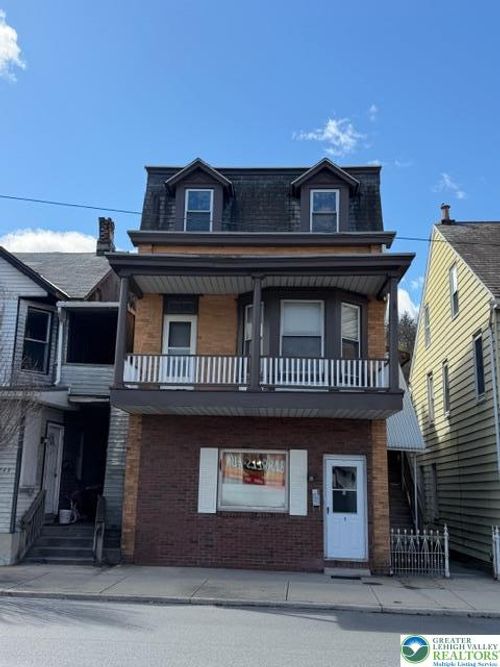 251 Main St, Slatington, PA, 18080-1574 | Card Image
