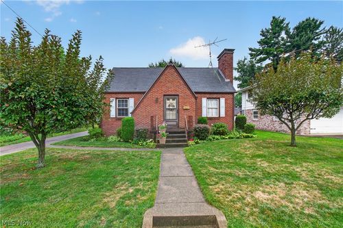 2014 32nd St Nw, Canton, OH, 44709-2710 | Card Image