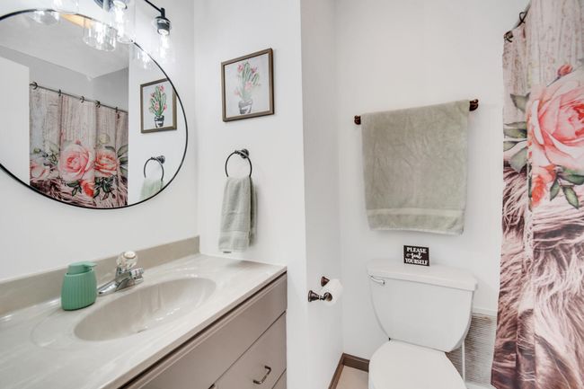 Full Bathroom | Image 17