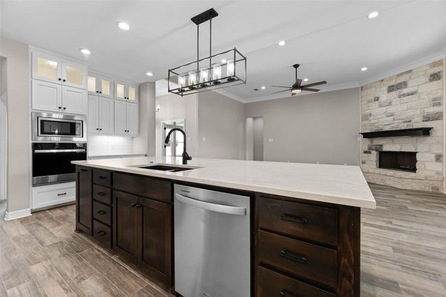 1134 Creekstone Trl, House other with 4 bedrooms, 2 bathrooms and 4 parking in Seguin TX | Image 11