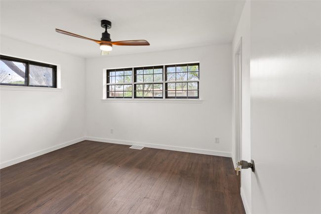 5726 Enchanted Ln, House other with 4 bedrooms, 2 bathrooms and null parking in Dallas TX | Image 13