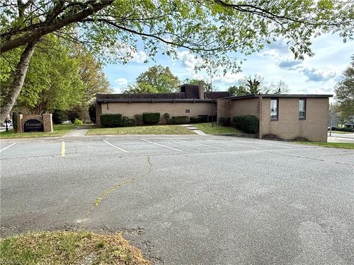 508-512 Martin Luther King Jr Dr, Greensboro, NC, 27406-1624 | Card Image