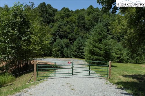 Tract 2 Sorrento Drive, Blowing Rock, NC, 28605 | Card Image