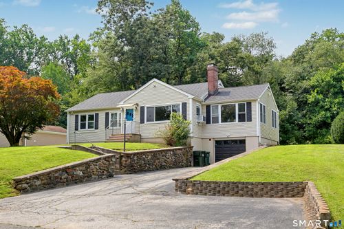 8 Bungay Ter, Seymour, CT, 06483-2511 | Card Image