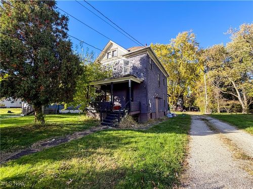 322 North St Nw, Warren, OH, 44483 | Card Image