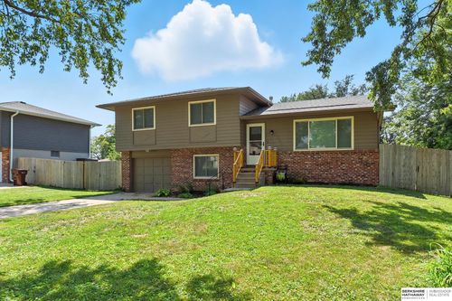 2303 Greensboro Ave, Bellevue, NE, 68005-3527 | Card Image