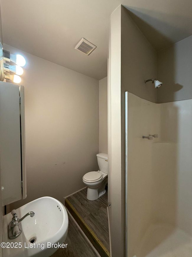 2416 Saint Xavier St, Home with 5 bedrooms, 4 bathrooms and null parking in Louisville KY | Image 9