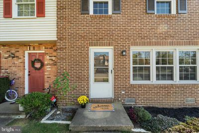 44 Park Place, Townhouse with 3 bedrooms, 1 bathrooms and null parking in LOVETTSVILLE VA | Image 3