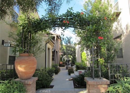 31 Costa Brava, Irvine, CA, 92620-3822 | Card Image