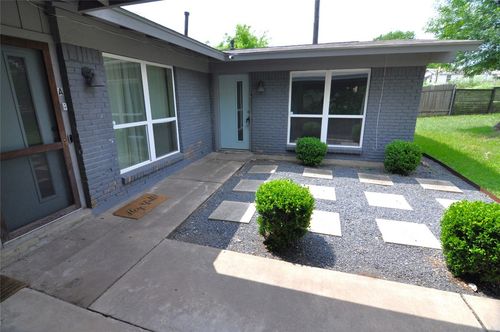 11301 Oakwood Dr, Austin, TX, 78753-2724 | Card Image