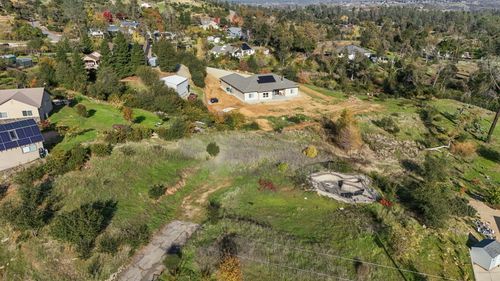 10141 Sandy Ln, Redding, CA, 96001-9742 | Card Image