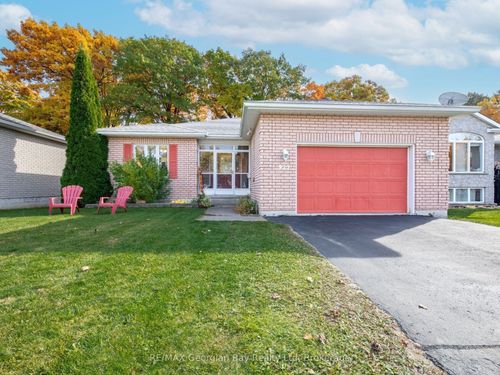 925 Dominion Ave, Midland, ON, L4R4W2 | Card Image