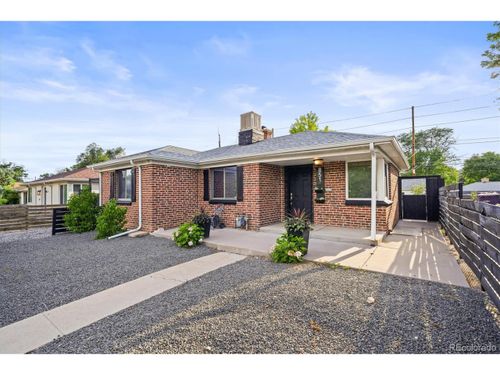 851 Quebec St, Denver, CO, 80220-4837 | Card Image